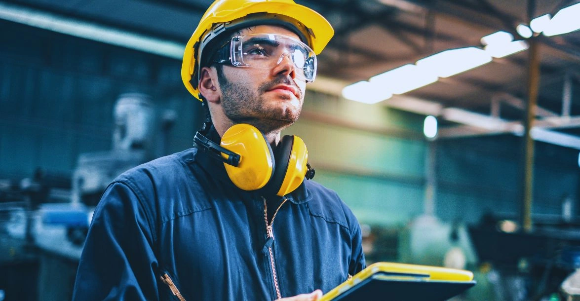 Maty antyzmęczeniowe – jak chronić zdrowie pracowników i zwiększyć komfort pracy?