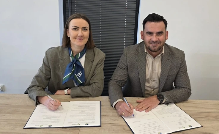 Gminy przeciw dezinformacji: SGPEO ze wsparciem dla zielonej transformacji samorządów