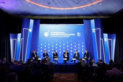 Sesja plenarna „Samorząd w czasach niepewności. Lokalne odpowiedzi na globalne wyzwania”