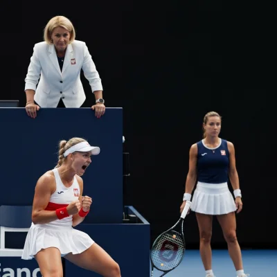 Sensacja w Miami: Linette pokonuje Świątek po dramatycznym meczu. Kluczowa rola Radwańskiej!